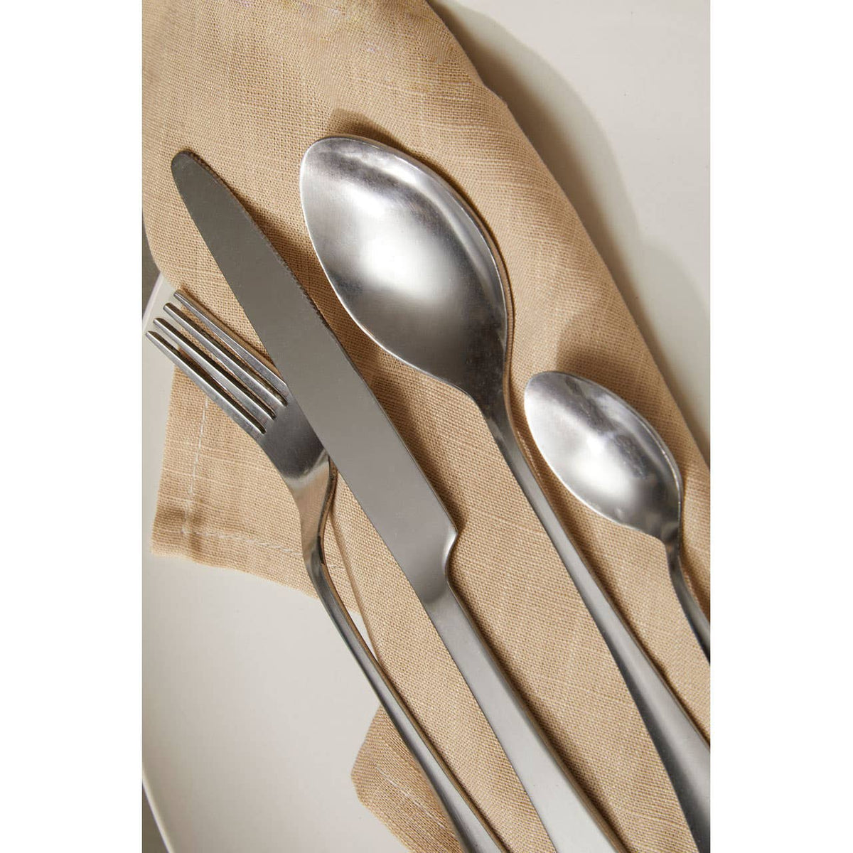 Gracy 16 Piece Cutlery Set