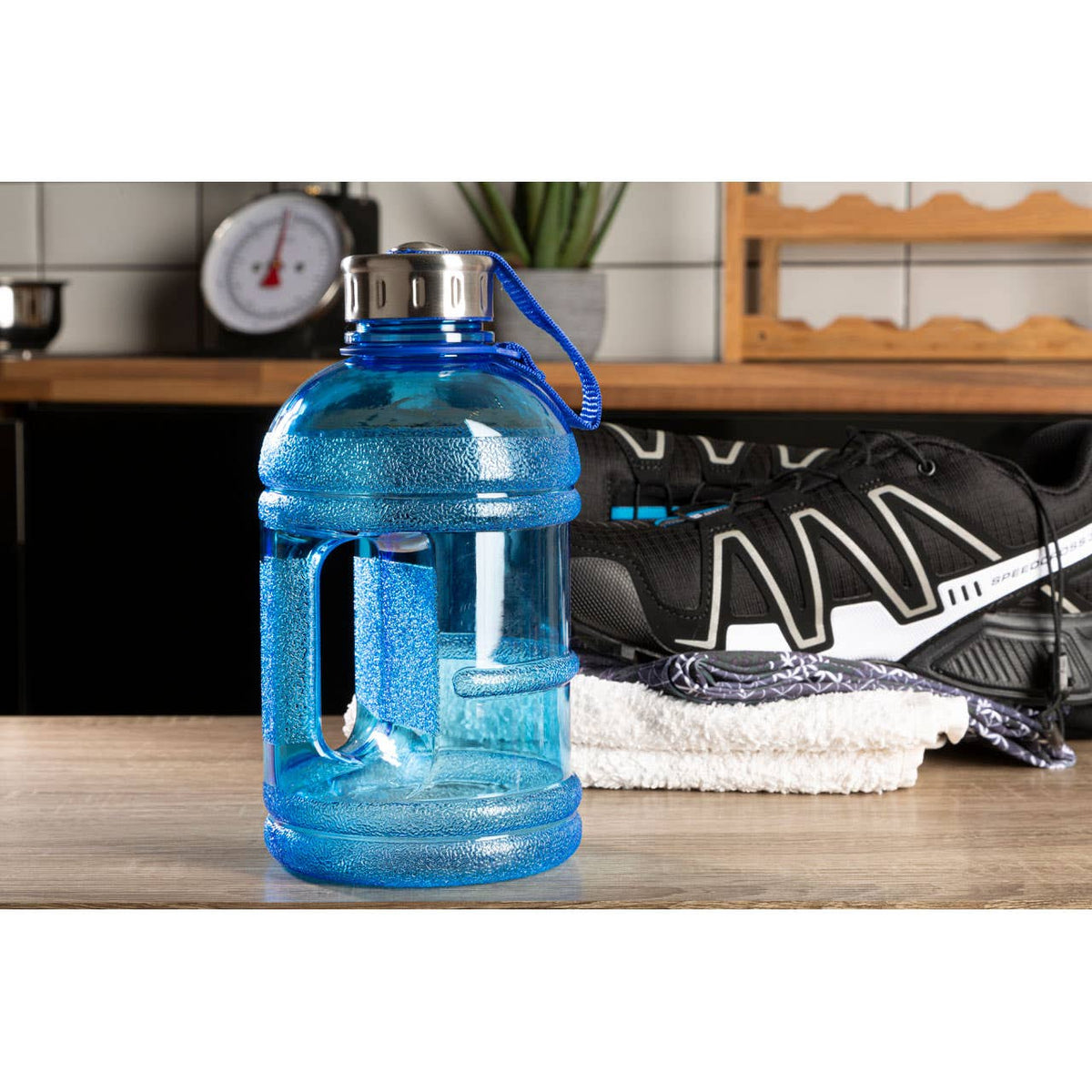 Olly Blue 1500ml Sports Drinking Bottle.