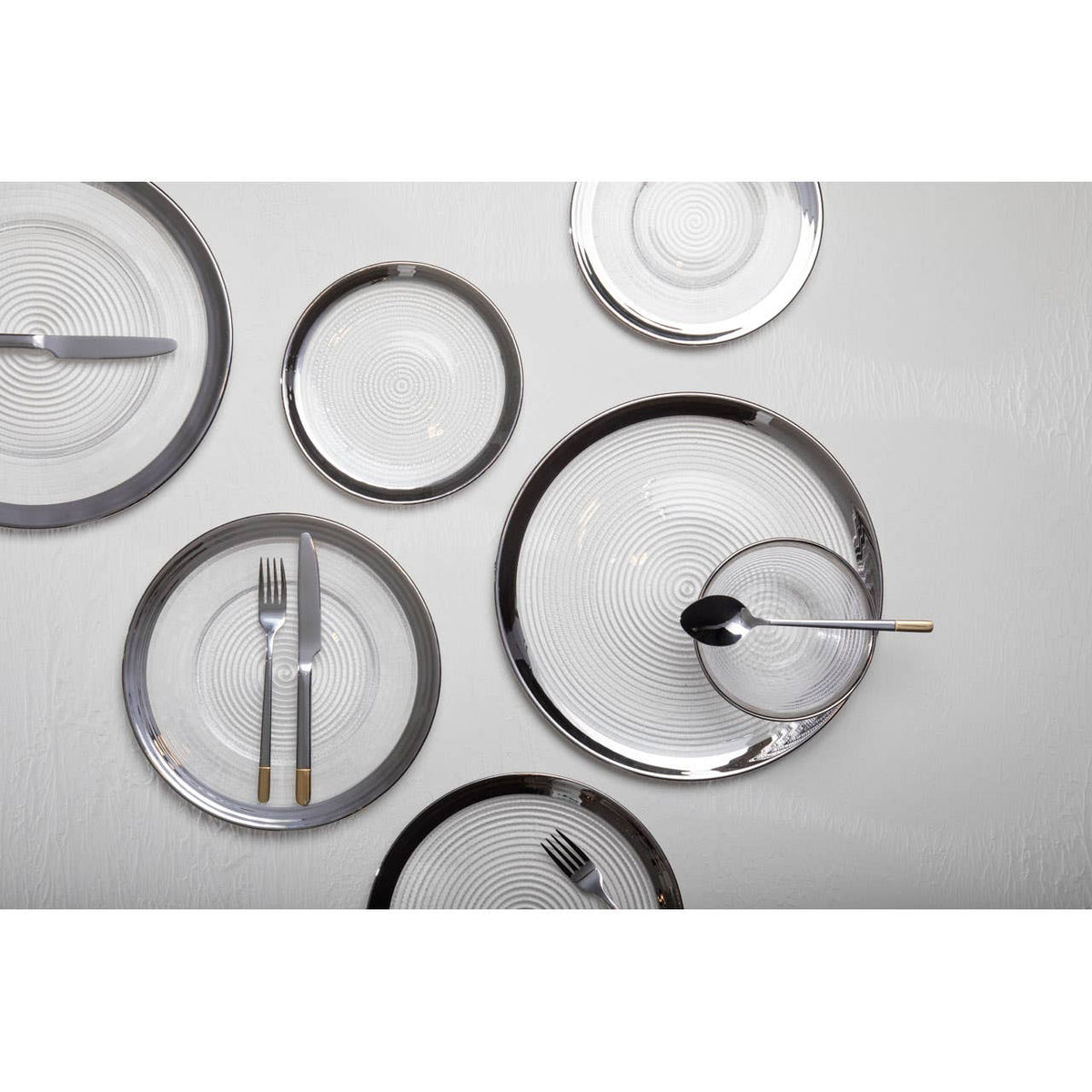 Avie 16 Piece Gold And Silver Finish Cutlery Set