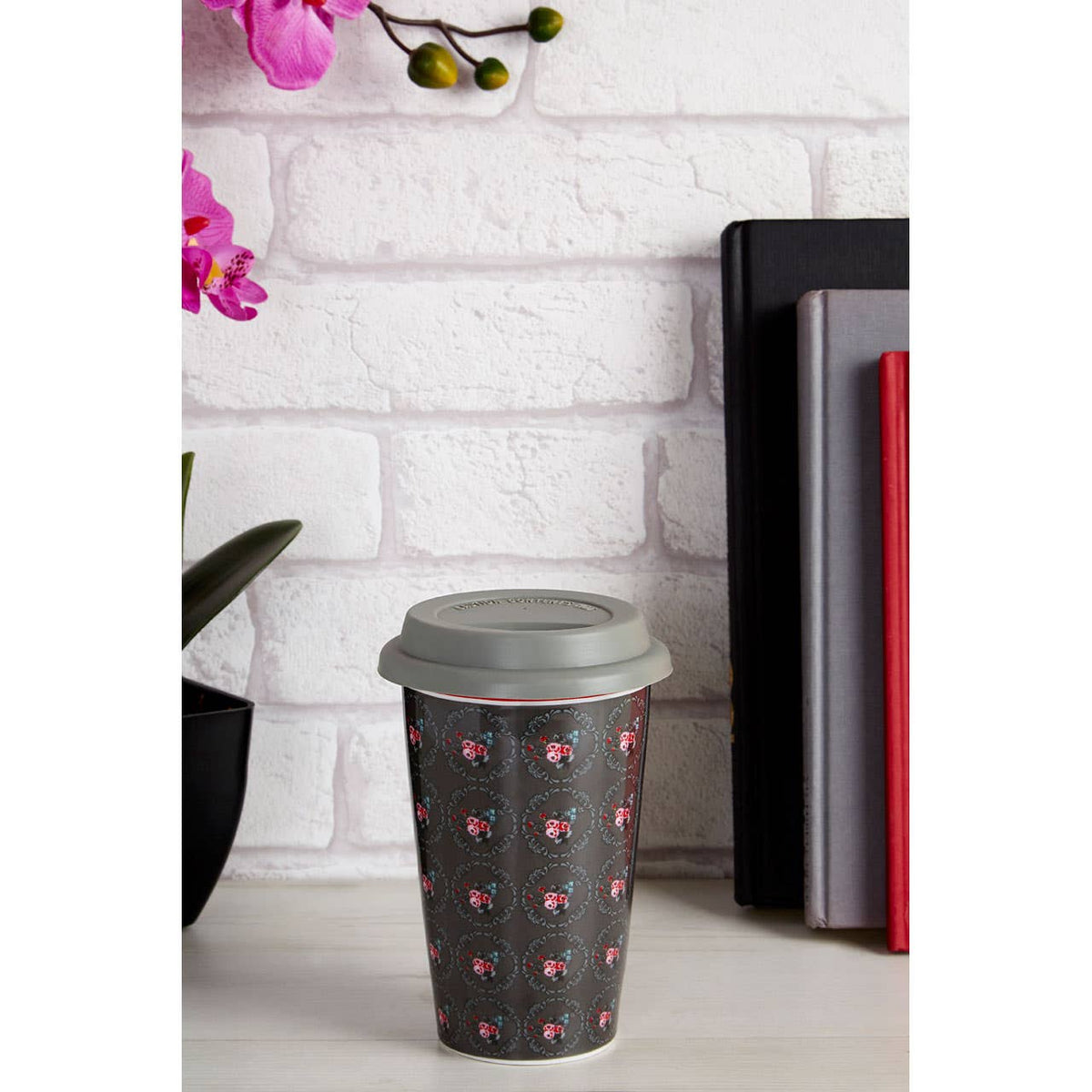 Taza Ditsy Floral Ceramic Reusable Mug with Silicone Lid