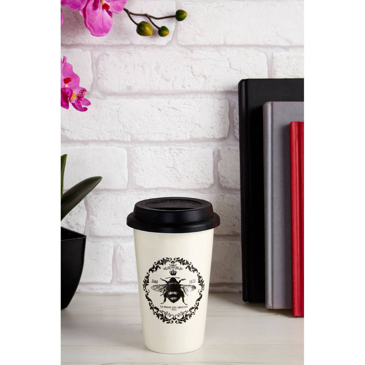 Taza Queen Bee Ceramic Reusable Mug with Silicone Lid