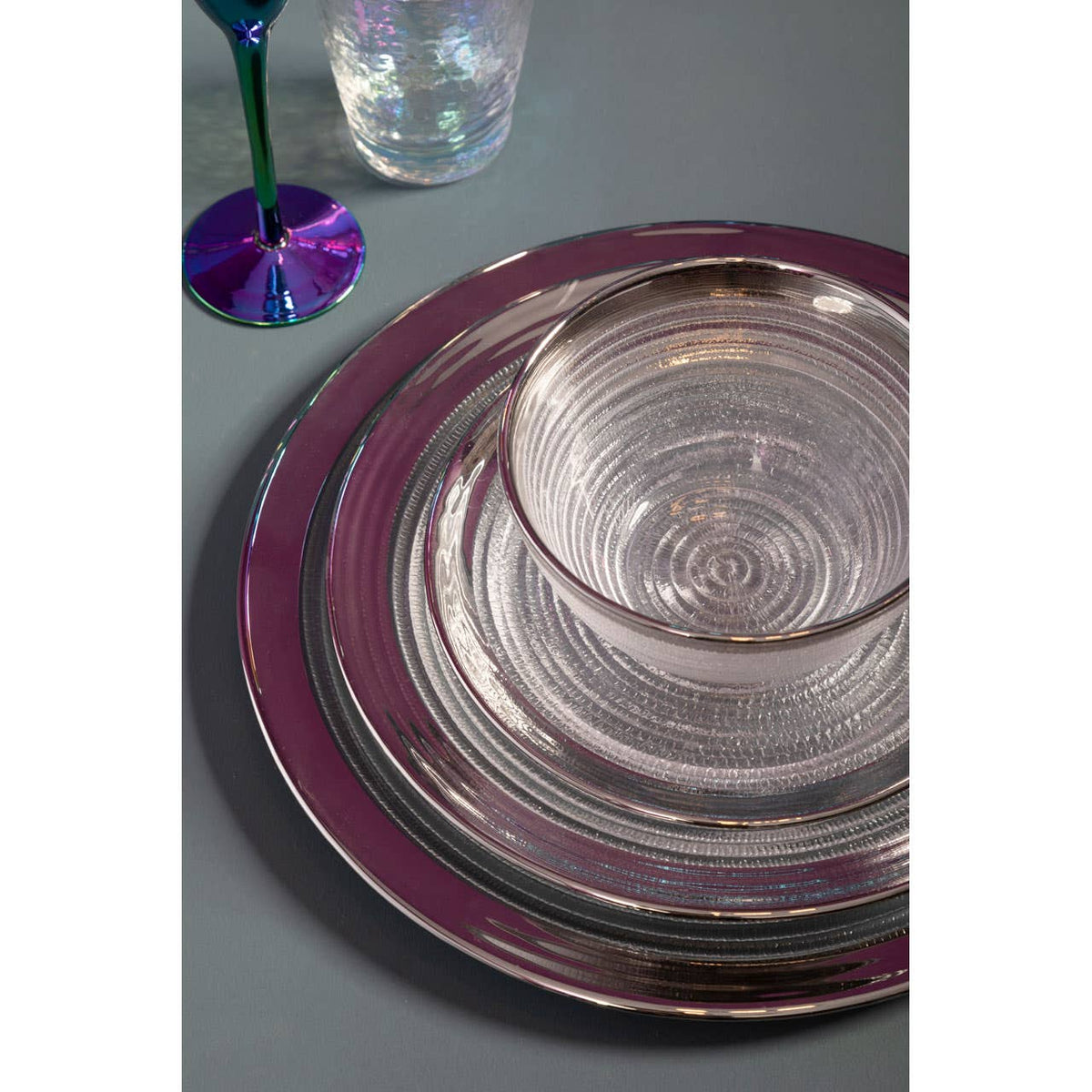 Ida Embossed Glass Dinner Plate With Silver Rim