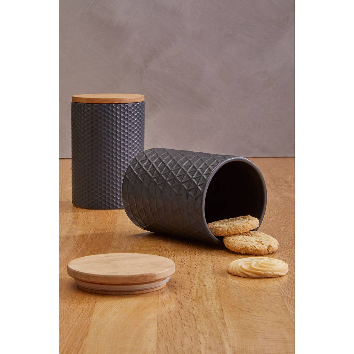 Geome 750ml Matte Black Canister