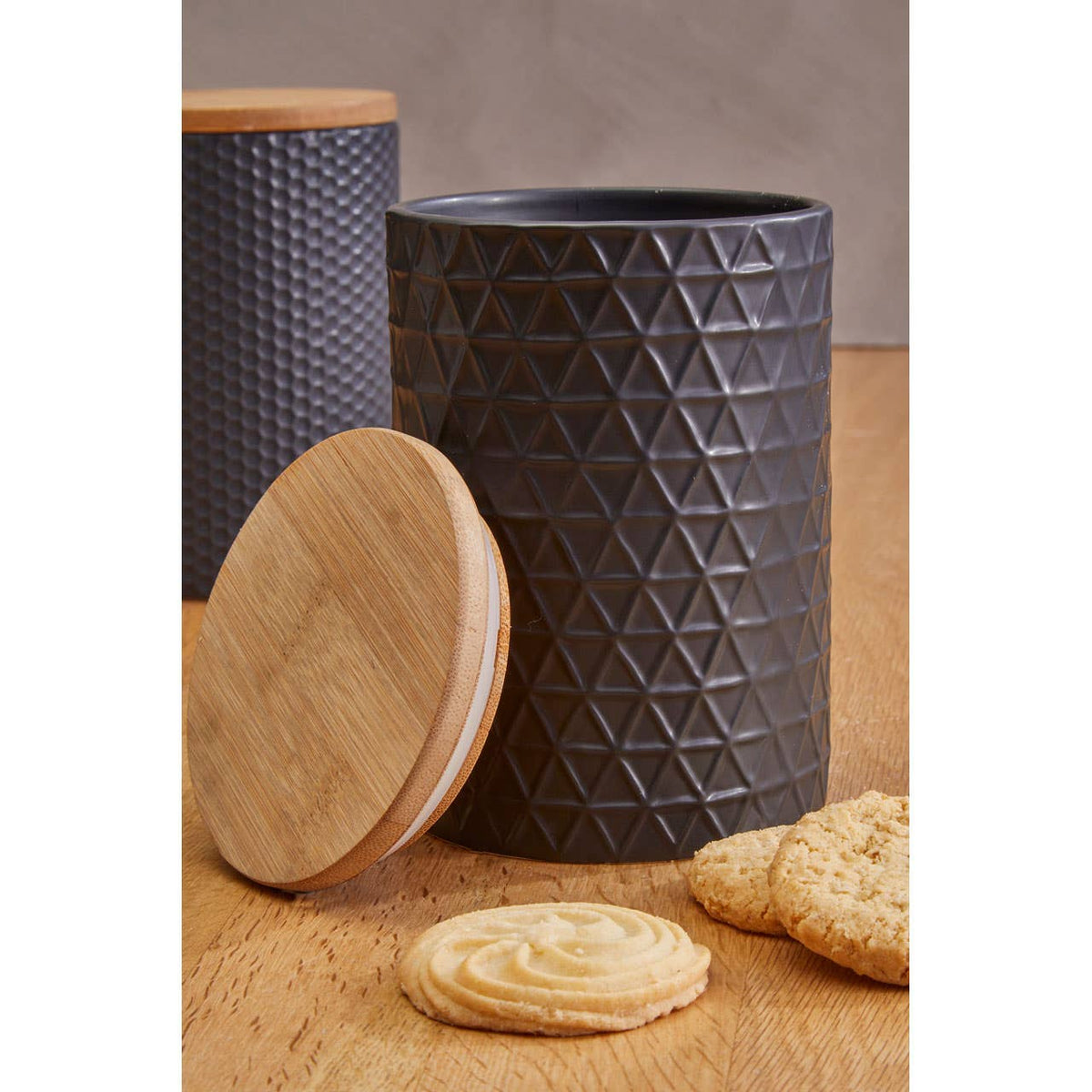 Geome 750ml Matte Black Canister