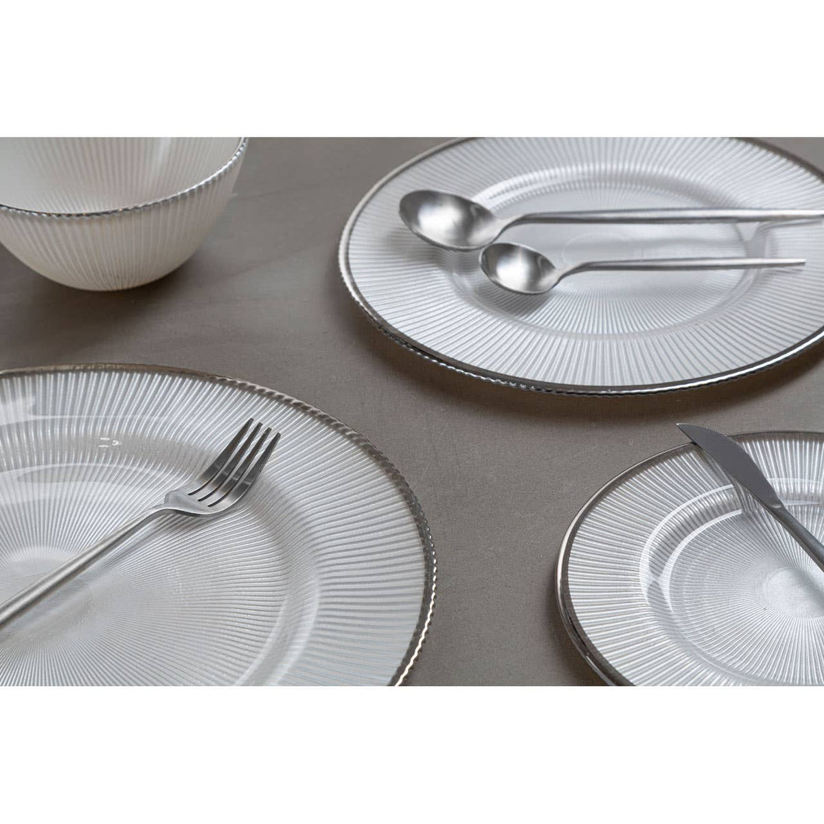 Modern Retro 16 Piece Matte Silver Cutlery Set