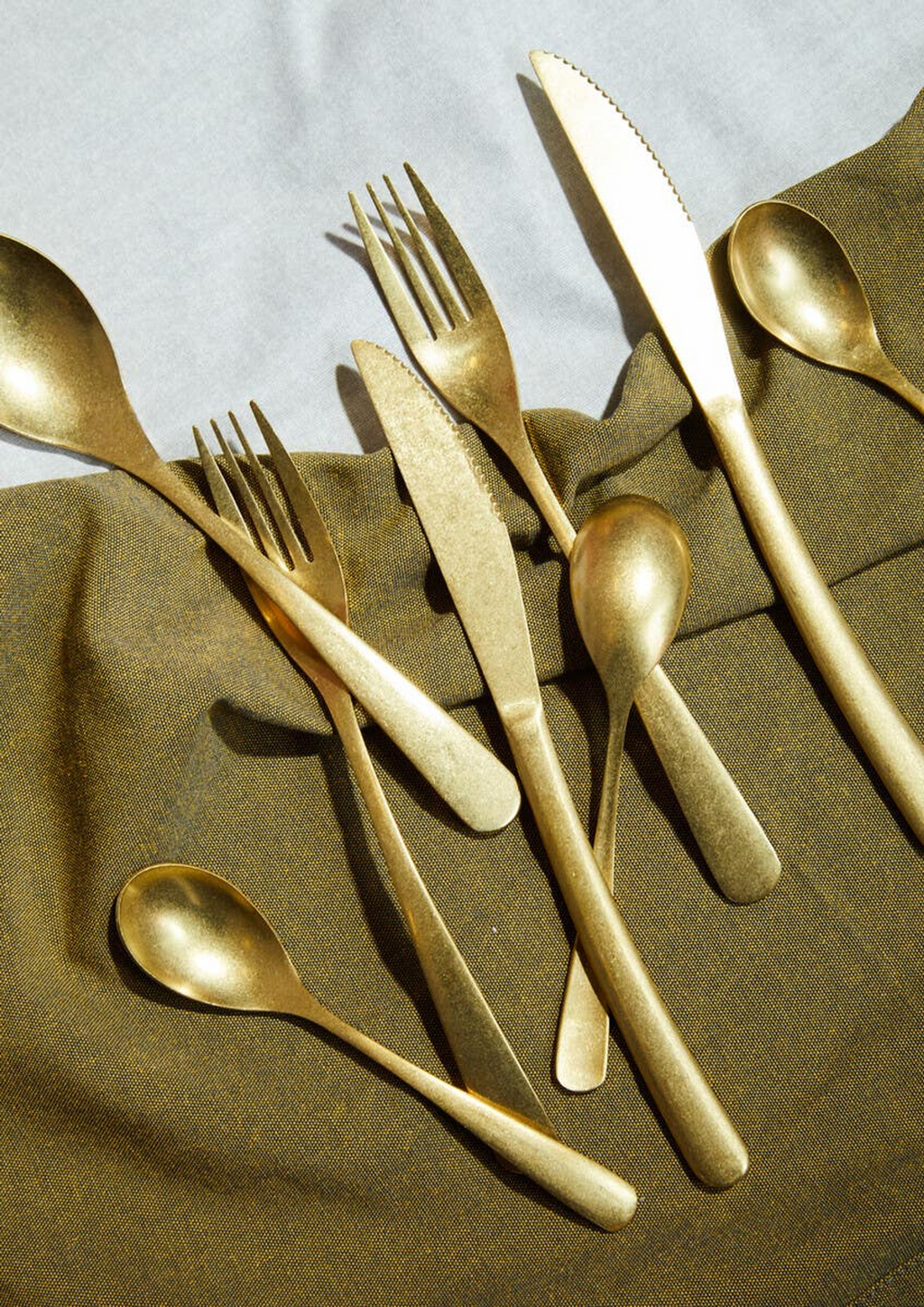 Cook Nook Avie 16 Piece Antique Gold Finish Cutlery Set