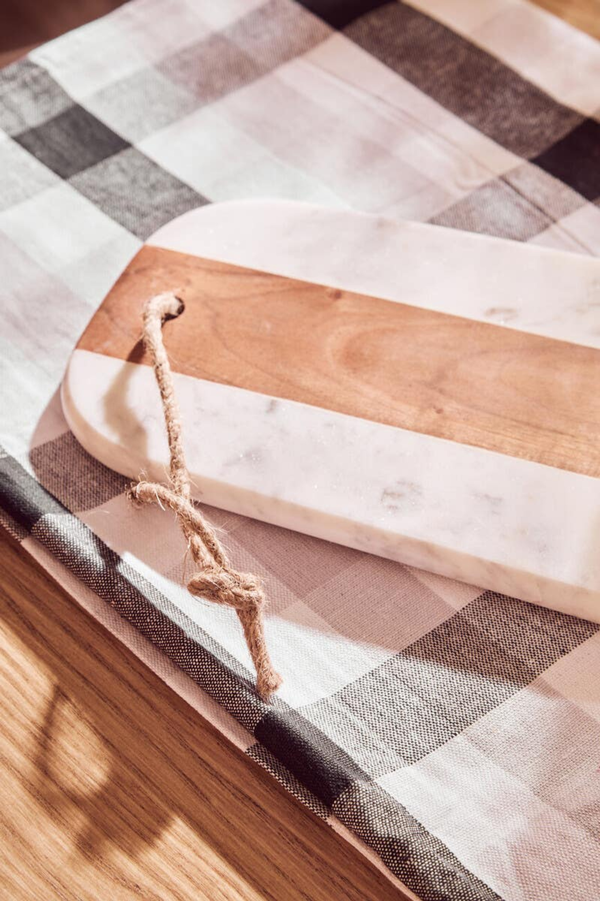 Cook Nook Monzaro Oblong White Marble And Acacia Wood Board