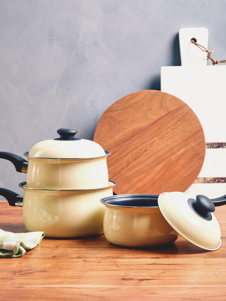 Viggo 3 Piece Cream Saucepan Set with Lids