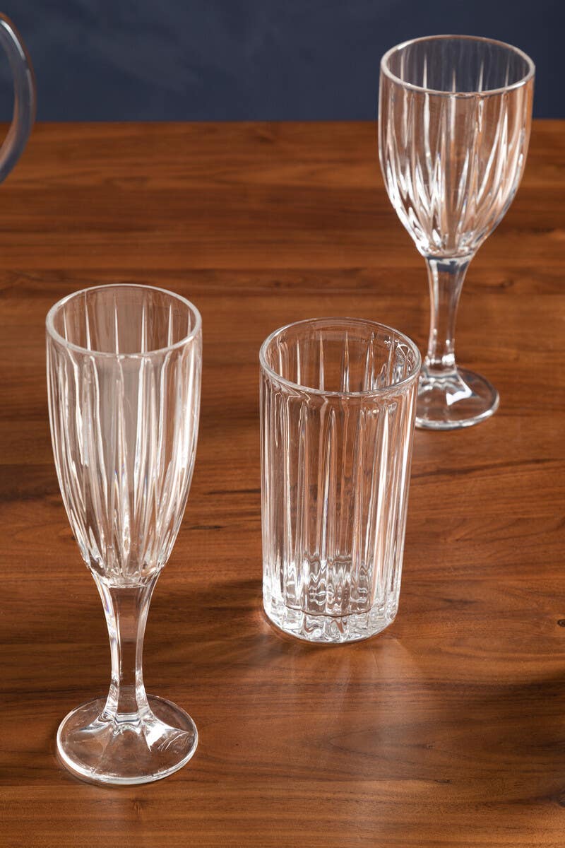 Beaufort Set of 4 Crystal  Wine Glasses