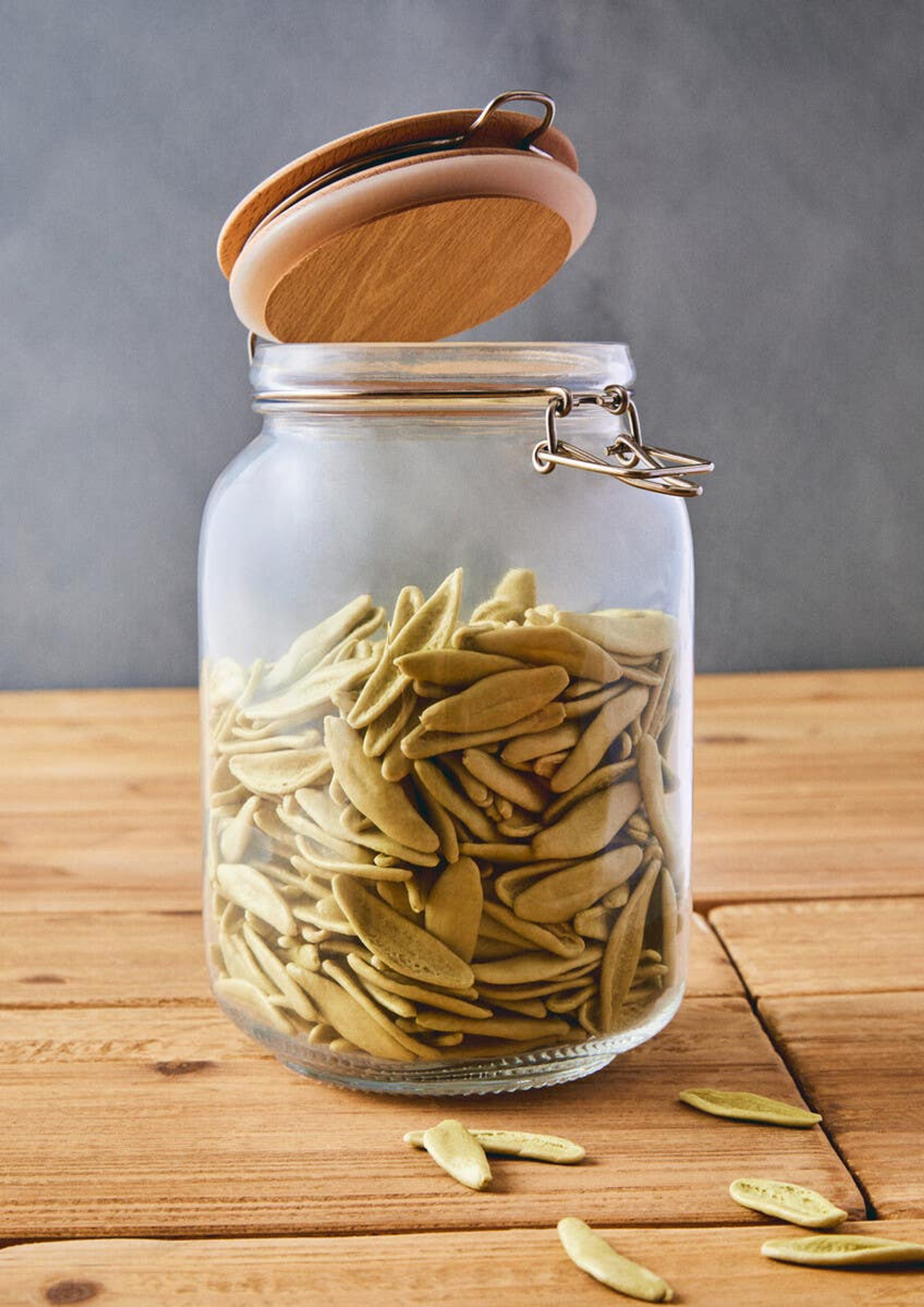 Cook Nook Luca Square 1550ml Glass Jar With Wooden Lid