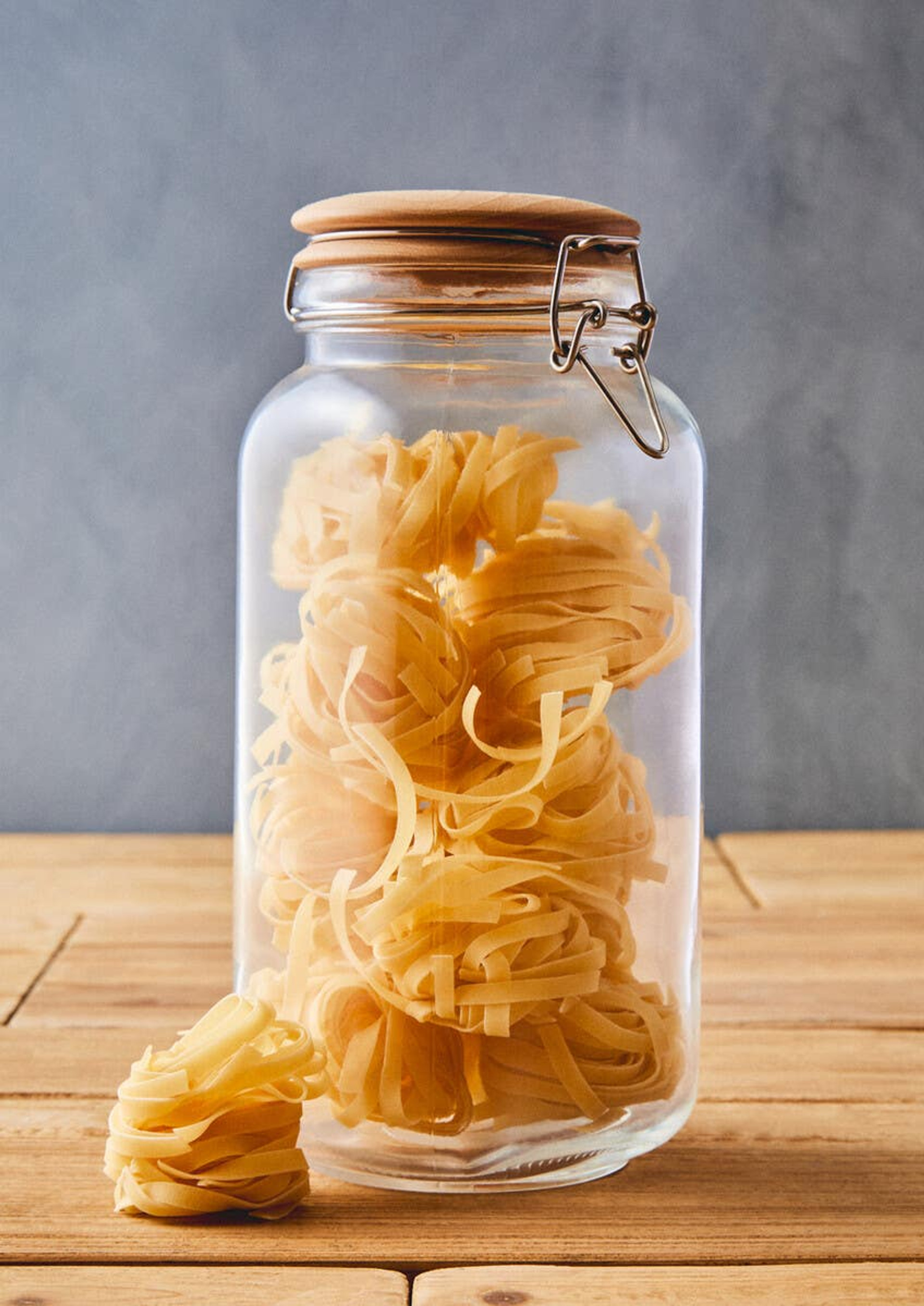 Cook Nook Luca Square 2150ml Glass Jar With Wooden Lid.