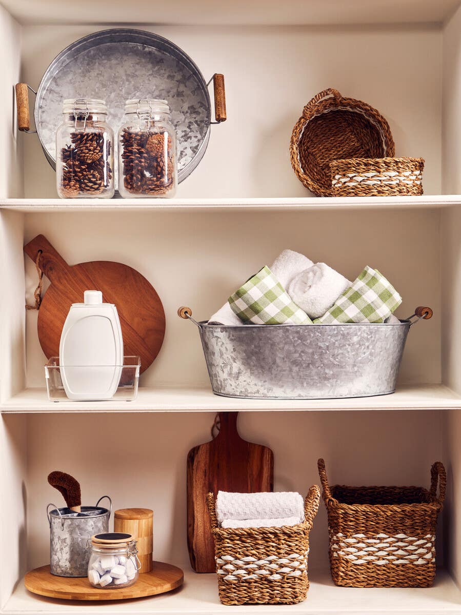 Doro Set Of Three Green And White Tea Towels
