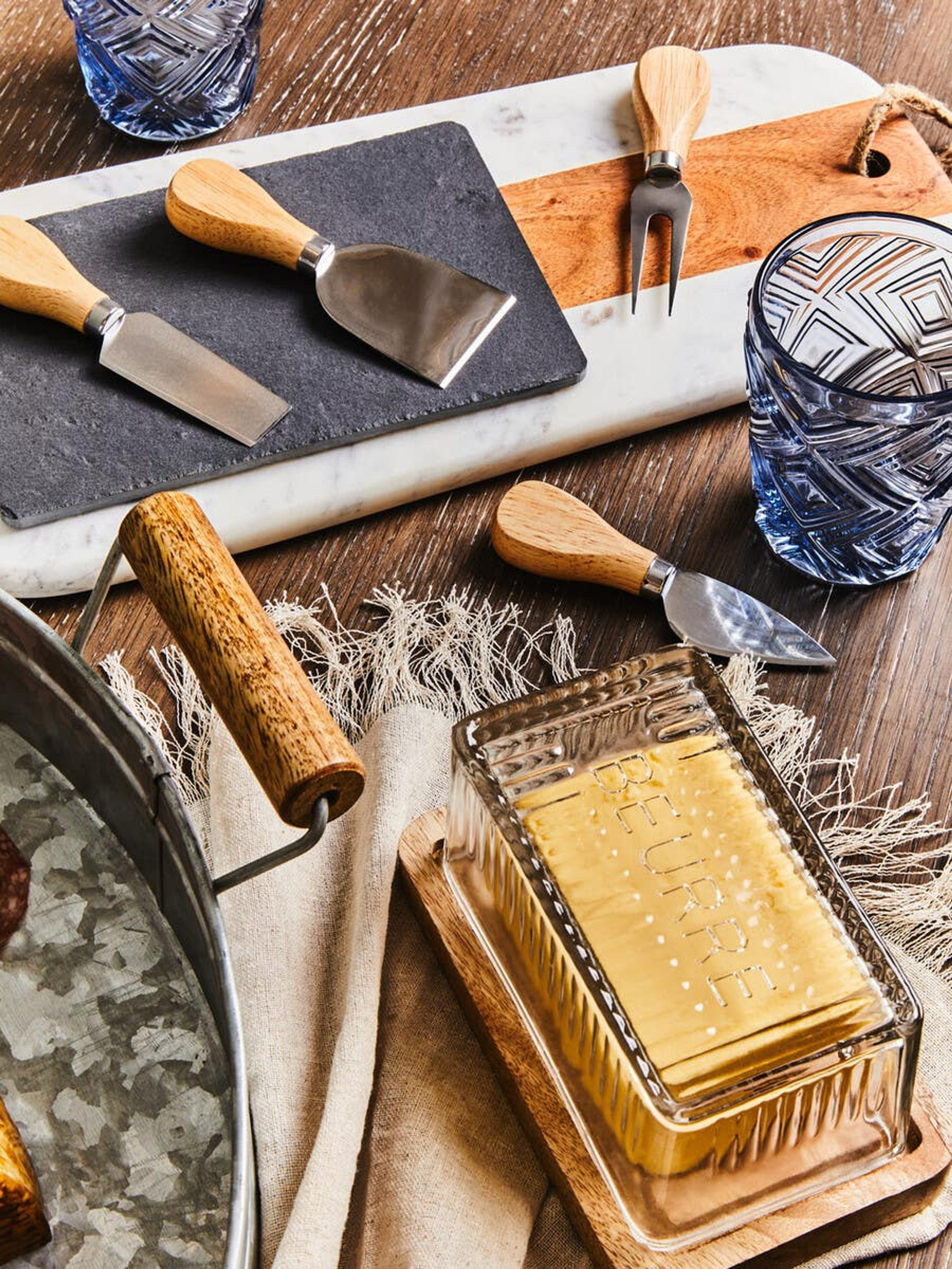 Cook Nook Carter Slate Board and 4 Piece Cheese Knife Set