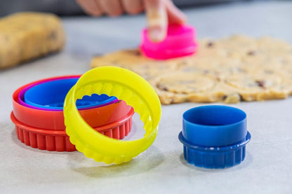 Set of 6 Plain and Fluted Round Cookie Cutters, 5–10cm Multicolour