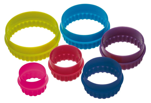 Set of 6 Plain and Fluted Round Cookie Cutters, 5–10cm Multicolour