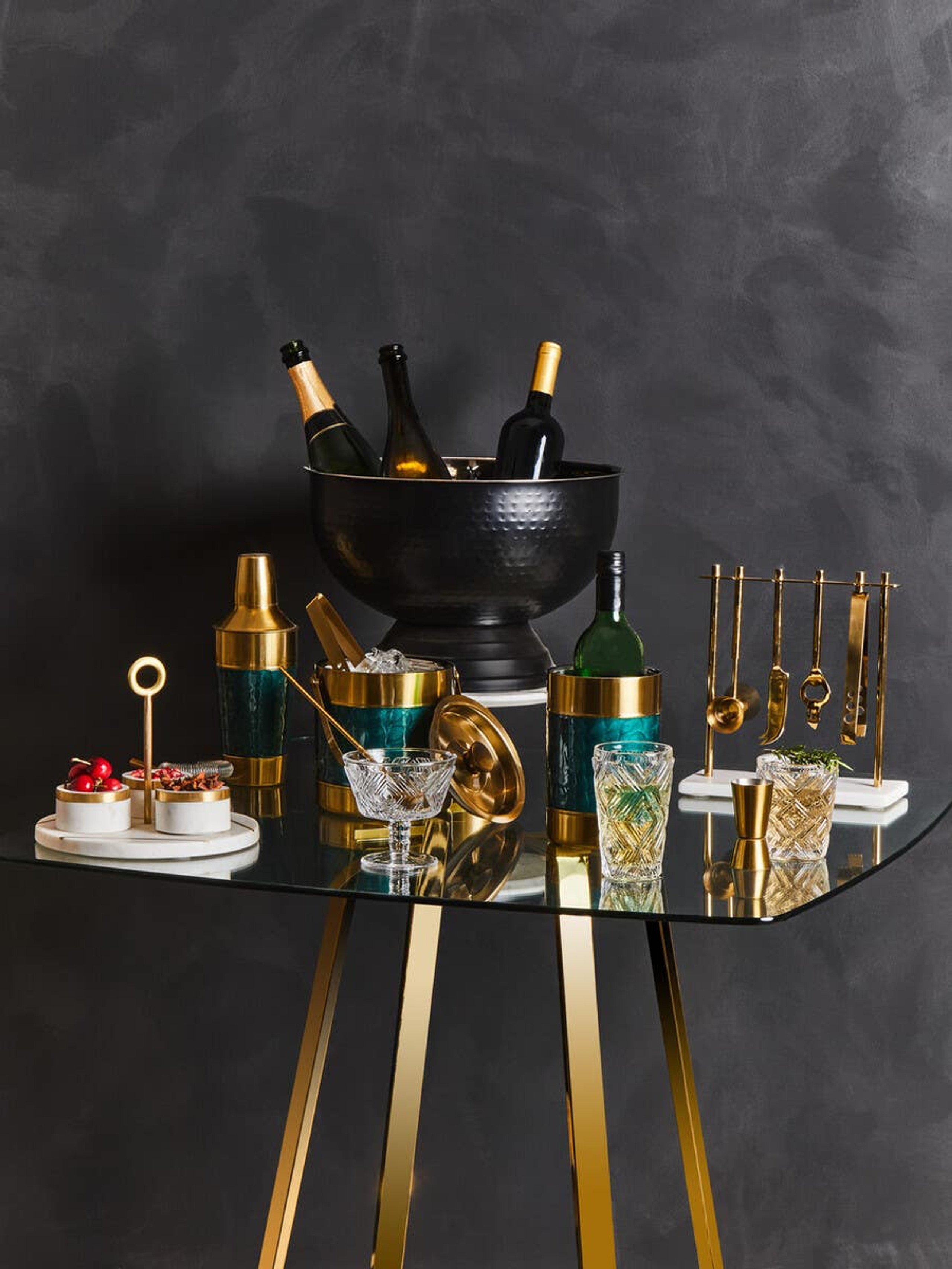 Cook Nook Omari Marble Condiment Set With White Tray