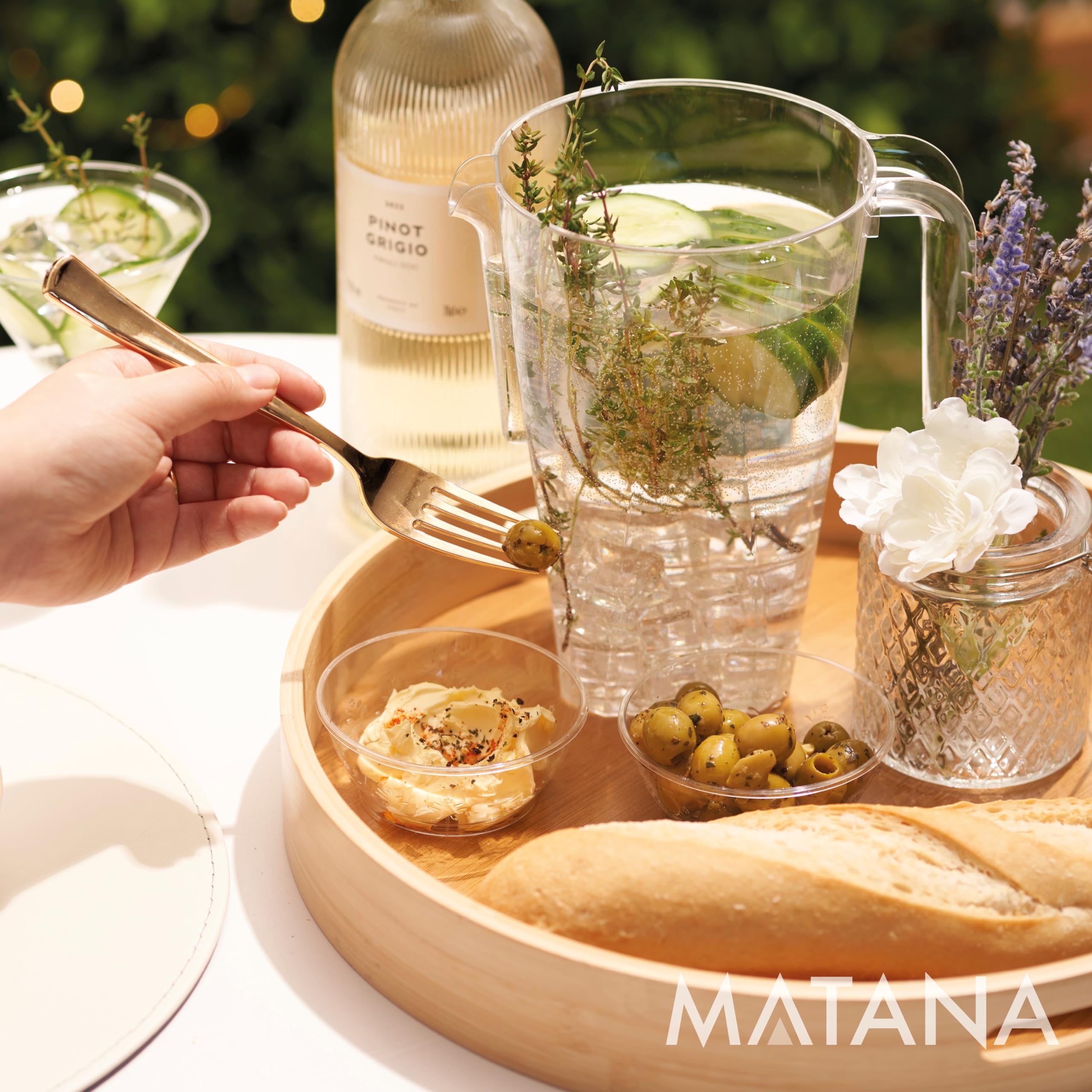 MATANA 6 Reusable Clear Plastic Jugs, Cocktail Pitchers for Parties, 1.5L - Juice, Lemonade, Punch, Sangria, Beers - Birthdays, Weddings, Picnics, BBQ